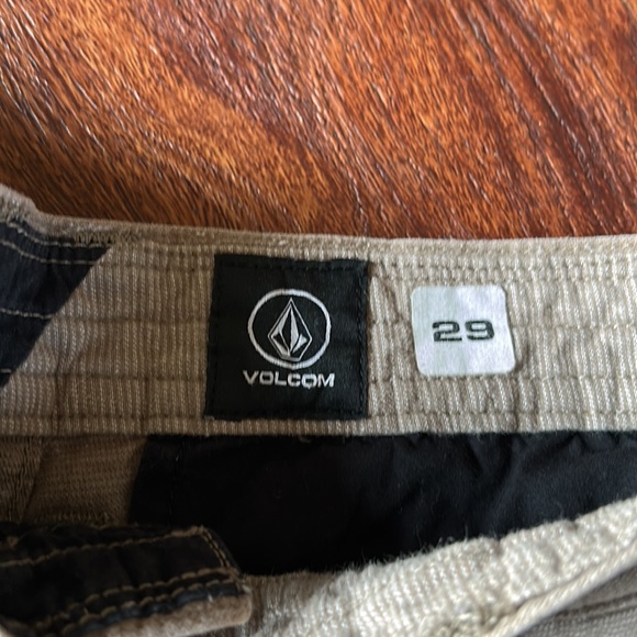 Volcom shorts - Picture 7 of 7